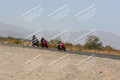 media/Mar-28-2022-Superbike Trackdays (Mon) [[b8603d0f67]]/Open Track Time/Turn 3 Inside/